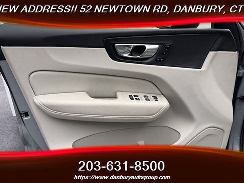 Used 2025 Volvo XC60 B5 Plus w/ Protection Package Premier AWD/4WD image 12