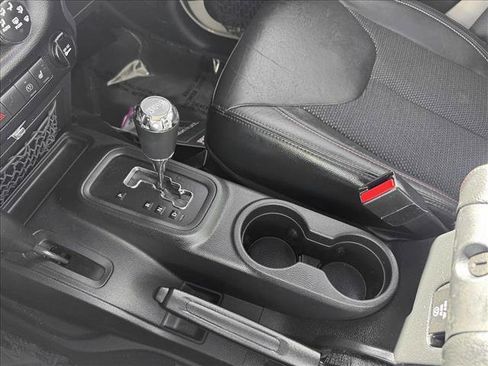 Used 2016 Jeep Wrangler Unlimited Sahara AWD/4WD image 15