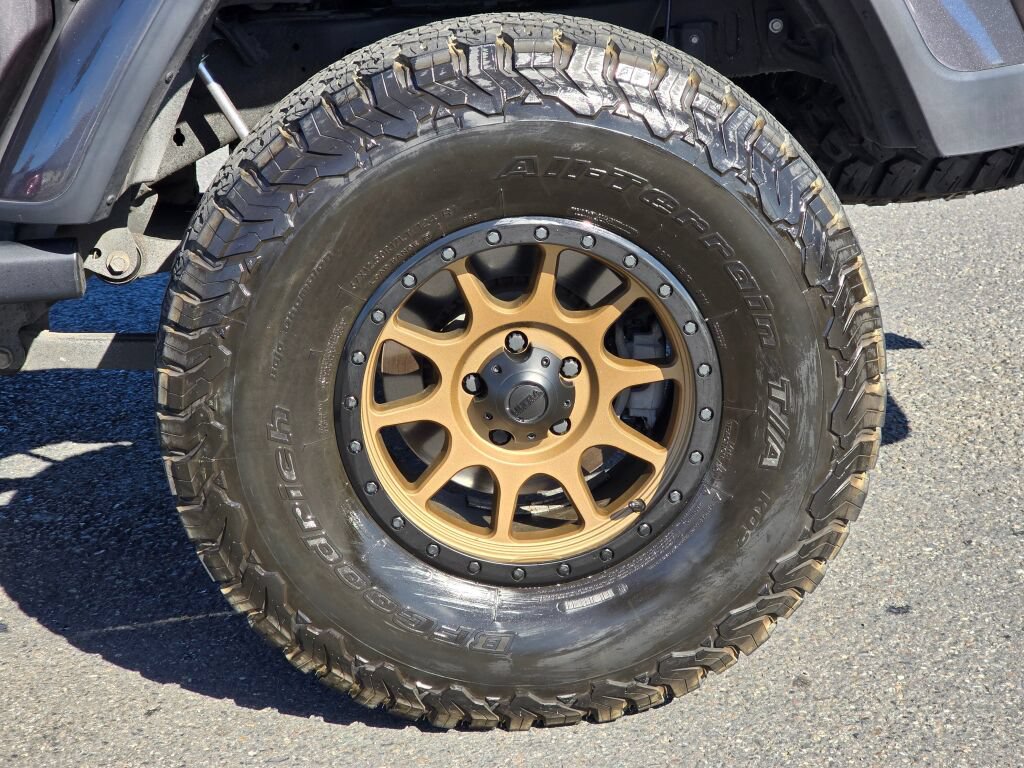 Used 2020 Jeep Gladiator Overland AWD/4WD image 10