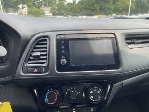 Used 2020 Honda HR-V Sport image 18