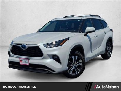 Used 2024 Toyota Highlander XLE