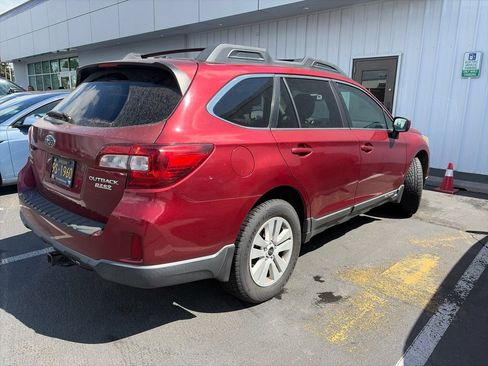 Used 2015 Subaru Outback 2.5i Premium AWD/4WD image 6