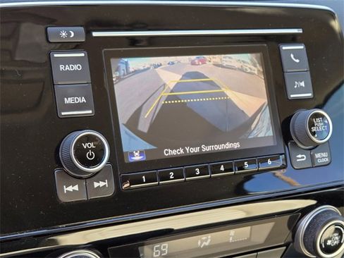 Used 2018 Honda CR-V LX image 21