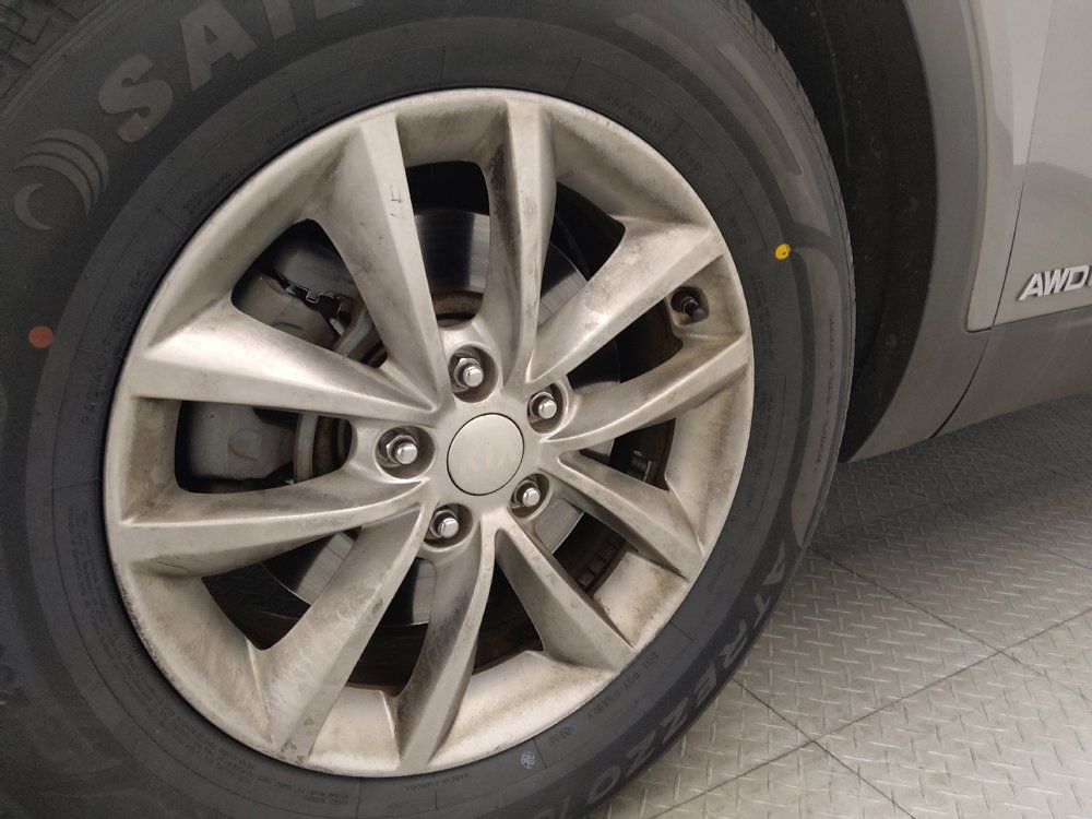 Used 2017 Kia Sorento AWD image 31