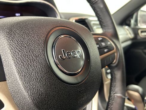Used 2016 Jeep Grand Cherokee Laredo w/ Quick Order Package 23E AWD/4WD image 18