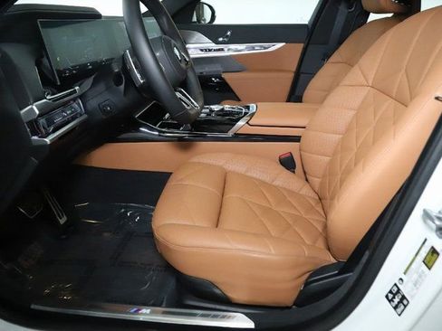 Used 2025 BMW 740i xDrive image 20