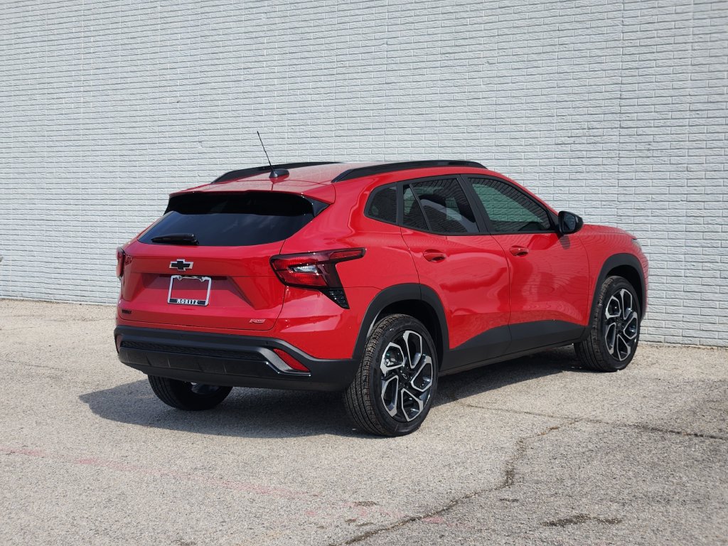 New 2026 Chevrolet Trax RS w/ Sunroof Package FWD image 4