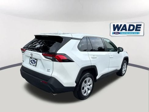 Used 2023 Toyota RAV4 LE AWD/4WD image 5