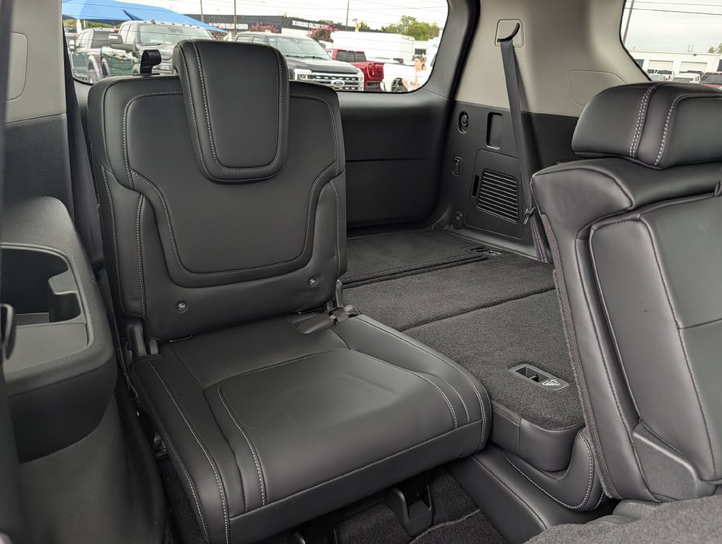 Used 2026 Nissan Armada SV RWD image 28