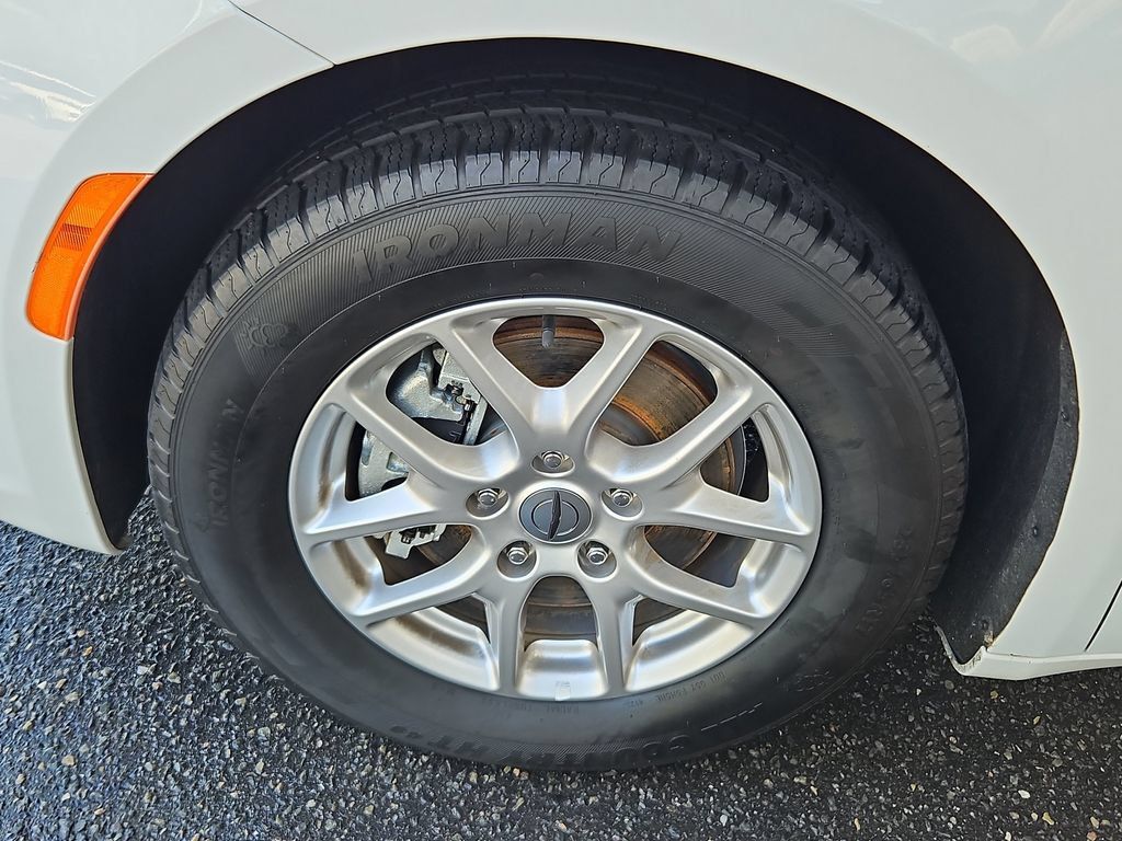 Used 2025 Chrysler Pacifica Select FWD image 34