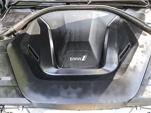 Used 2022 BMW i4 eDrive40 image 24