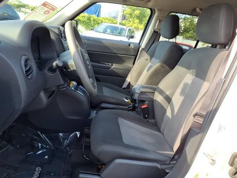 Used 2016 Jeep Patriot Sport w/ Power Value Group AWD/4WD image 15