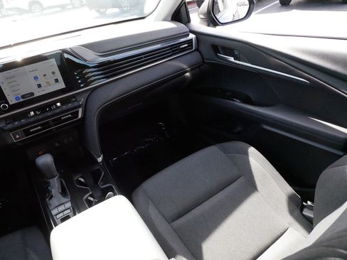 Certified 2025 Toyota Camry LE FWD image 11