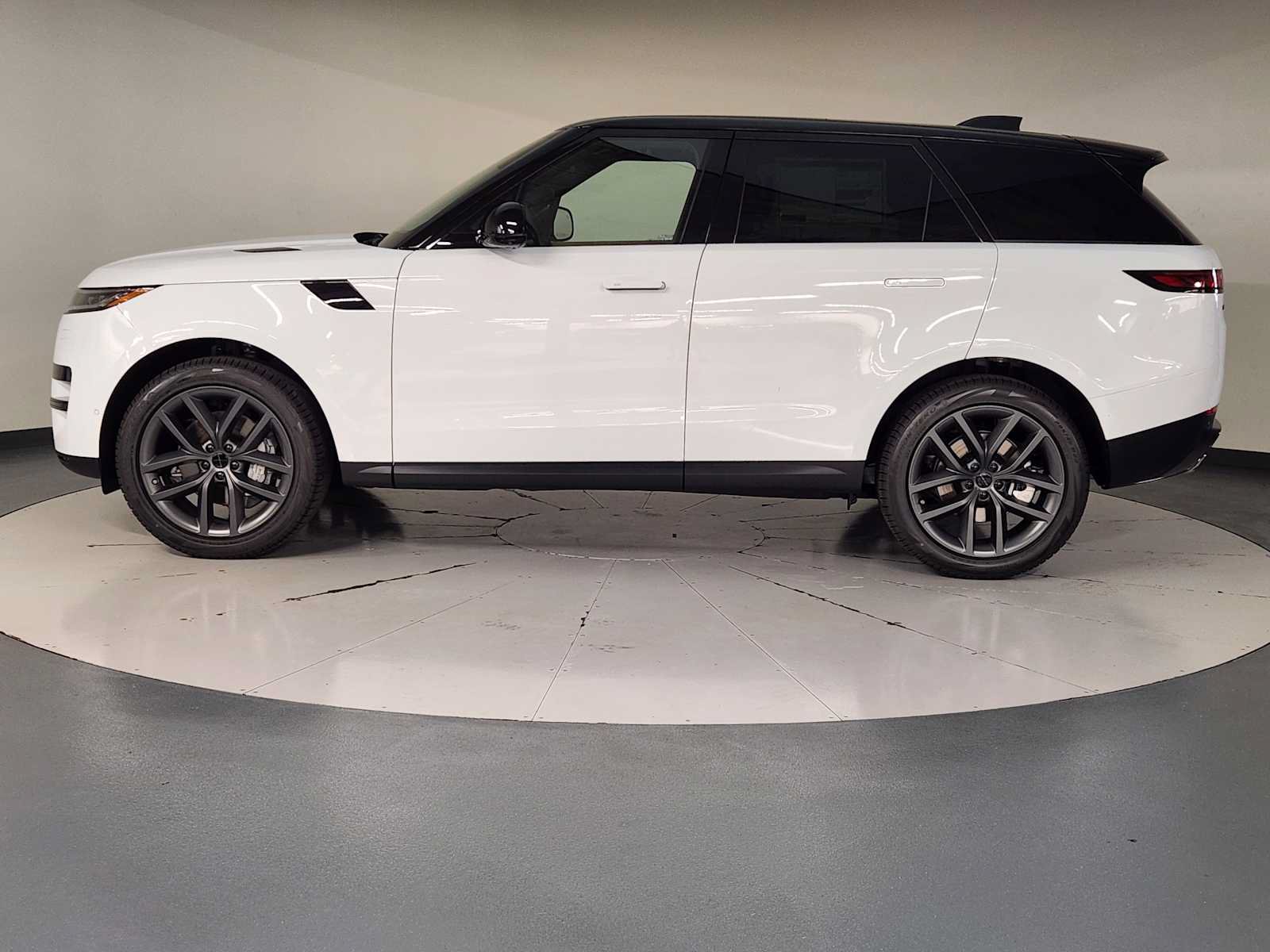 New 2026 Land Rover Range Rover Sport SE AWD/4WD image 5
