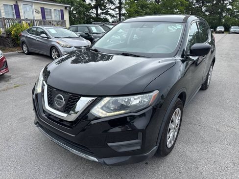 Used 2017 Nissan Rogue S FWD image 2