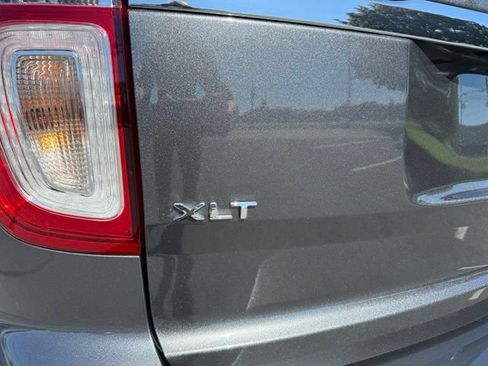 Used 2015 Ford Explorer XLT w/ Equipment Group 201A AWD/4WD image 9