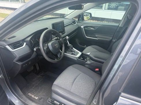 Used 2021 Toyota RAV4 XLE AWD/4WD image 10
