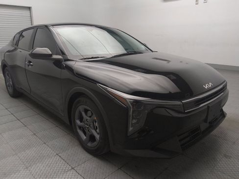 Used 2025 Kia K4 FWD image 13