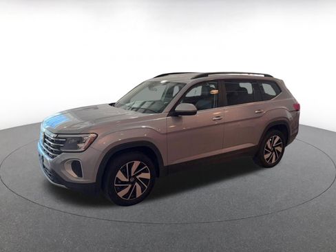 Used 2025 Volkswagen Atlas SE image 8