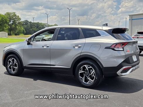 Used 2024 Kia Sportage LX FWD image 5