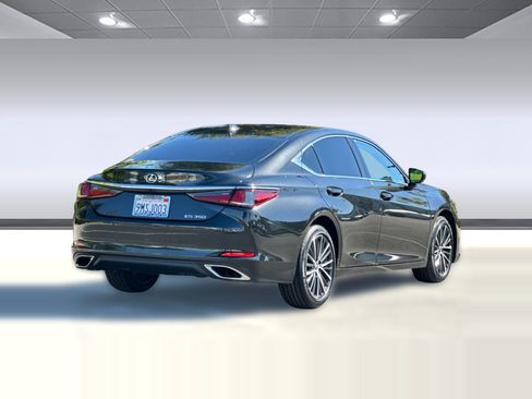 Used 2024 Lexus ES 350 image 9