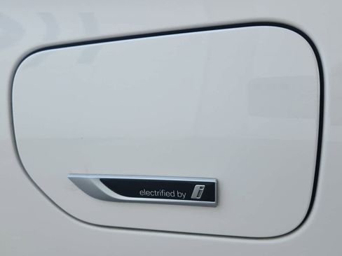 Used 2023 BMW 530e w/ Premium Package RWD image 28