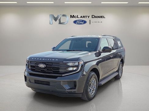New 2026 Ford Expedition Active image 2