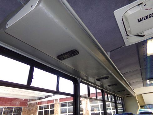 Used 2001 Chevrolet Express 3500 image 33