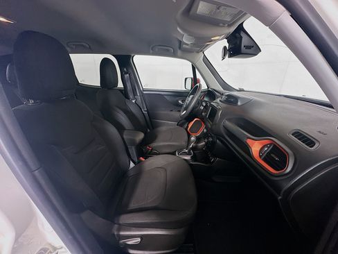 Used 2020 Jeep Renegade Latitude image 30