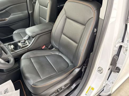 Used 2022 GMC Acadia AT4 w/ Technology Package image 20