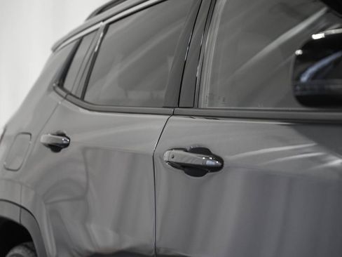 Certified 2024 Jeep Compass Limited w/ Sun and Sound Group image 21