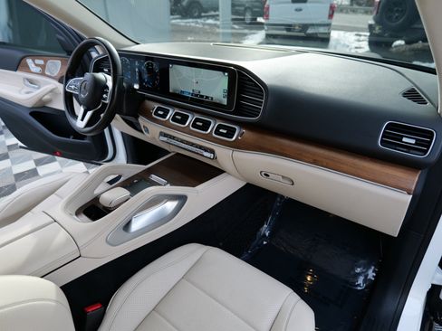 Used 2021 Mercedes-Benz GLE 350 4MATIC w/ AMG Line Exterior image 38