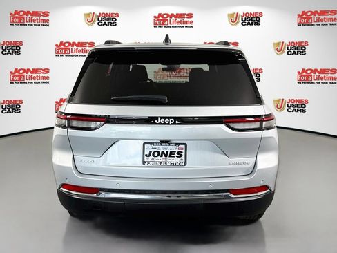 Used 2025 Jeep Grand Cherokee Laredo X AWD/4WD image 14
