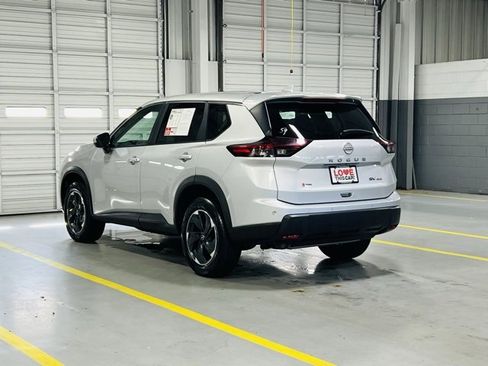 Used 2024 Nissan Rogue SV image 14
