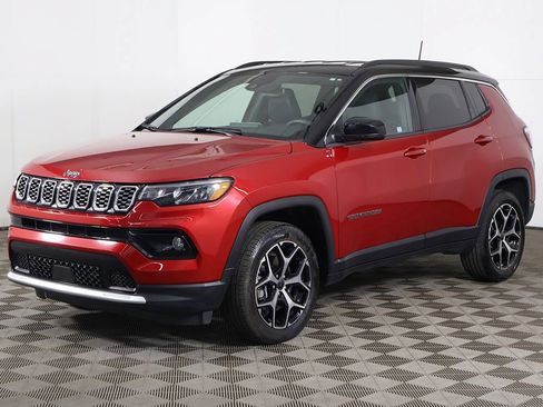 Used 2025 Jeep Compass Limited AWD/4WD image 8