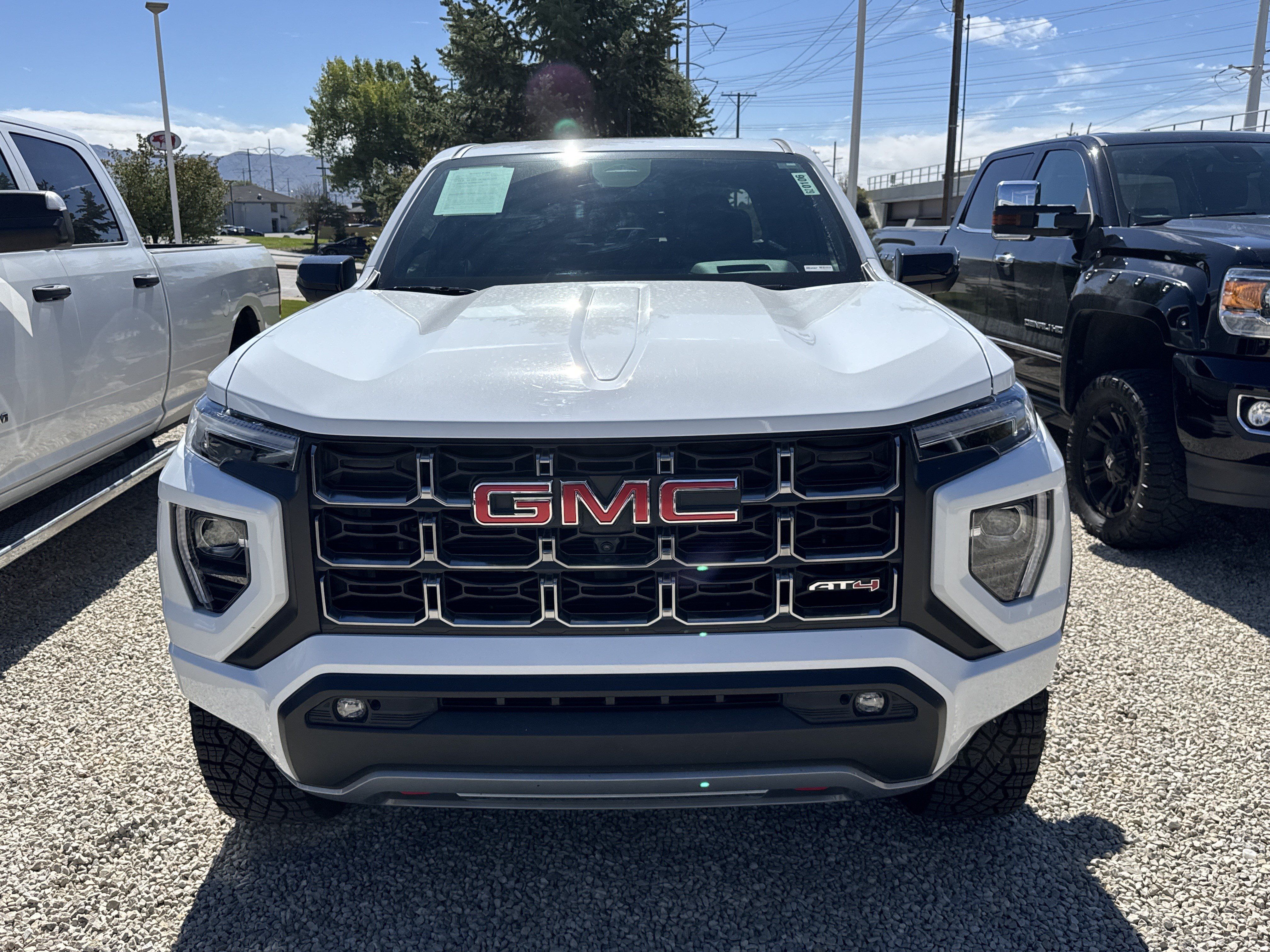 Used 2024 GMC Canyon AT4 w/ AT4 Premium Package AWD/4WD image 4