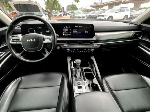 Used 2024 Kia Telluride LX FWD image 14