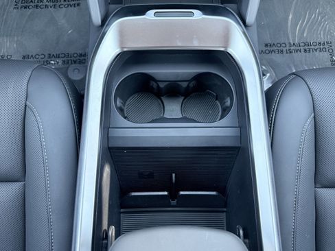 Used 2025 Lucid Air Touring image 63