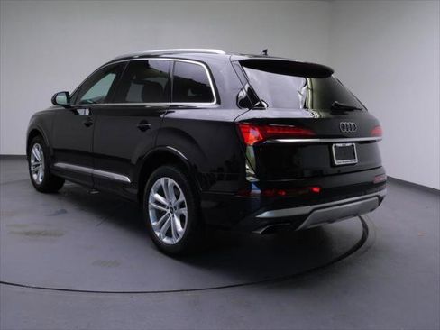 Certified 2025 Audi Q7 2.0T Premium AWD/4WD image 3