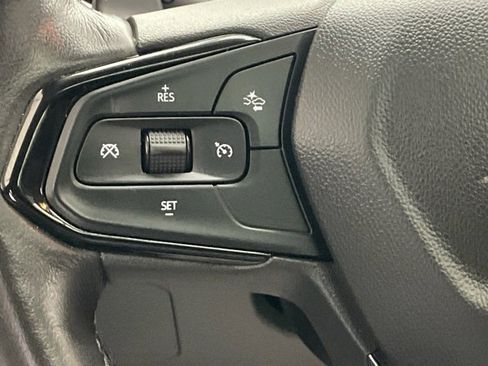 Used 2022 Chevrolet Bolt EUV Premier w/ Sun & Sound Package image 18