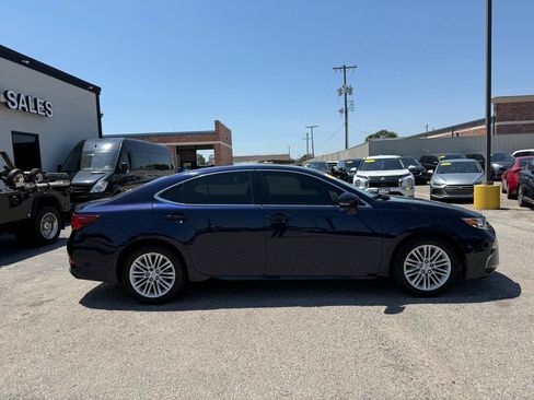 Used 2017 Lexus ES 350 w/ Premium Package FWD image 5