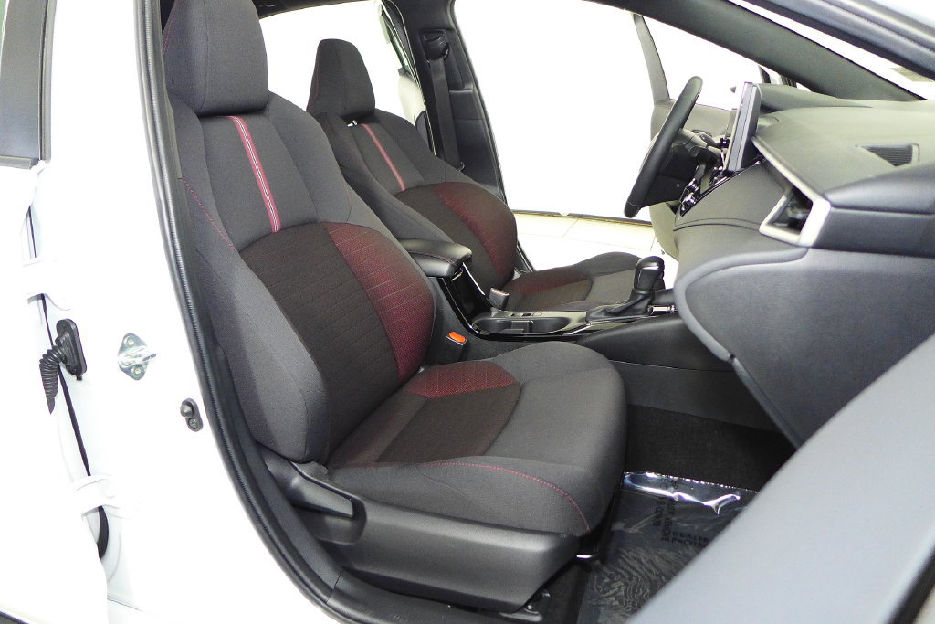 Used 2024 Toyota Corolla SE w/ SE Package FWD image 19