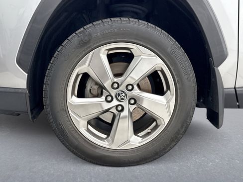 Used 2019 Toyota RAV4 Limited image 28