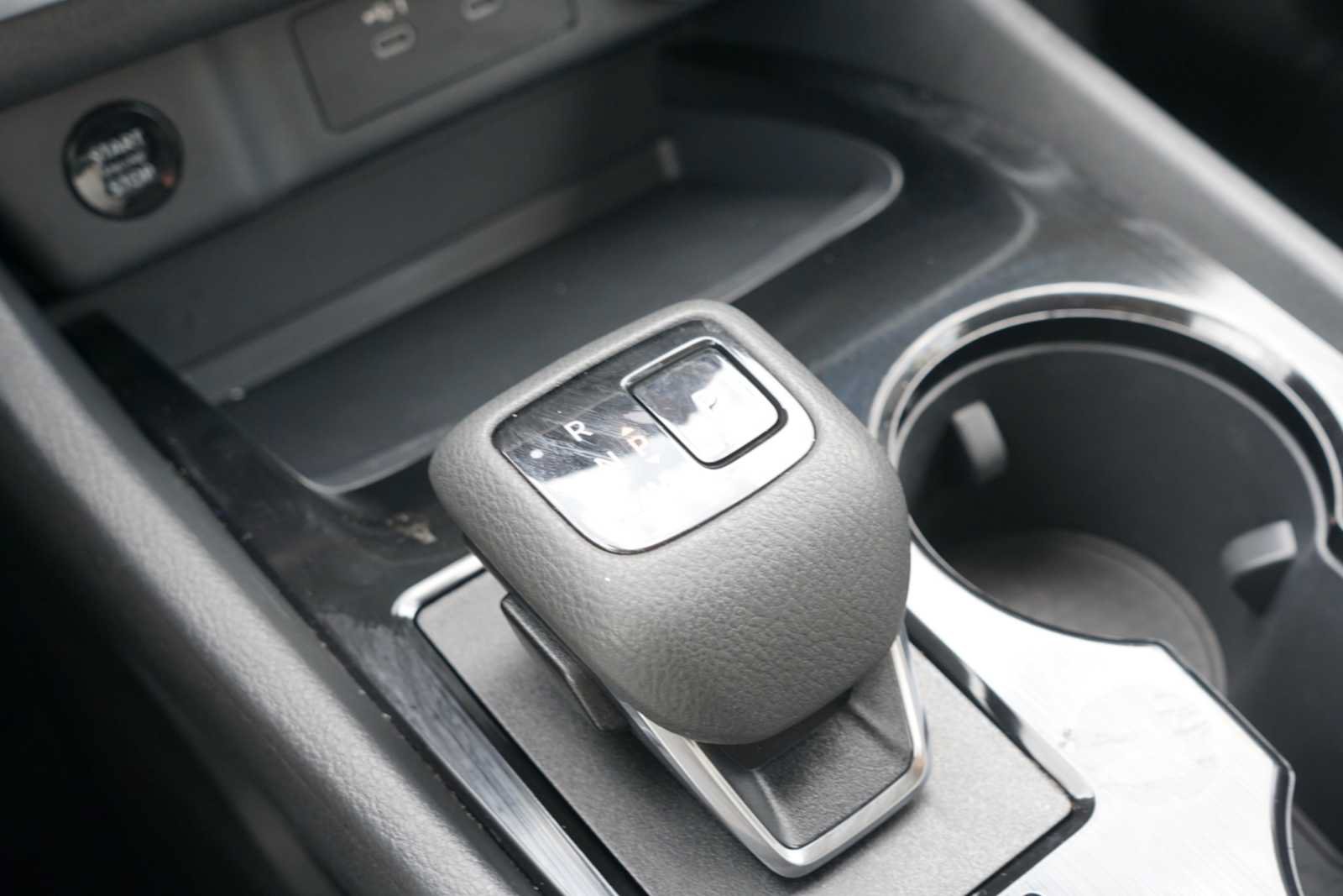Used 2025 Nissan Rogue SV FWD image 11
