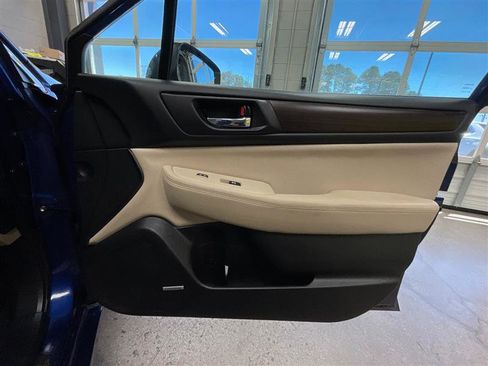 Used 2015 Subaru Legacy 2.5i Limited AWD/4WD image 28