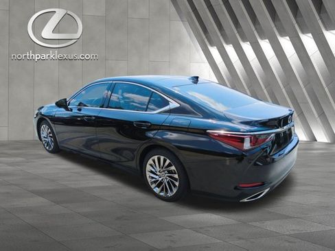 Used 2024 Lexus ES 350 w/ Technology Package FWD image 2