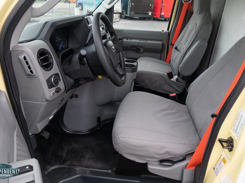 Used 2022 Ford E-450 and Econoline 450 Super Duty image 8