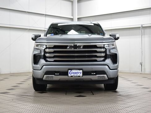 Used 2025 Chevrolet Silverado 1500 High Country AWD/4WD image 2