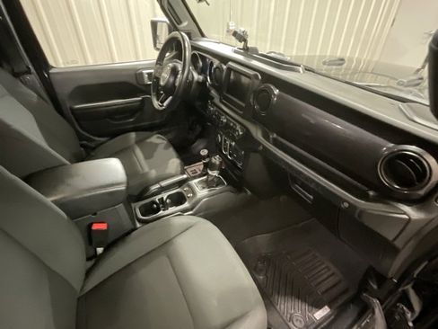 Used 2021 Jeep Wrangler Unlimited Sport image 14