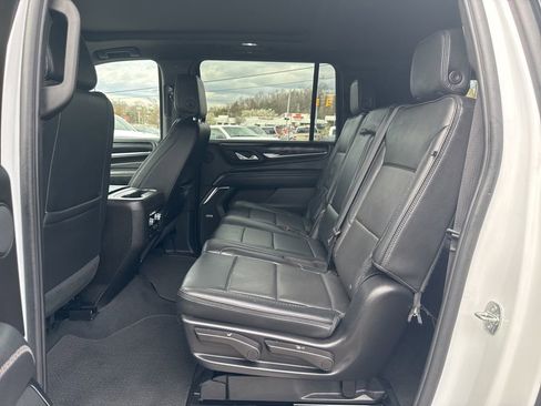 Used 2024 GMC Yukon XL Denali image 30